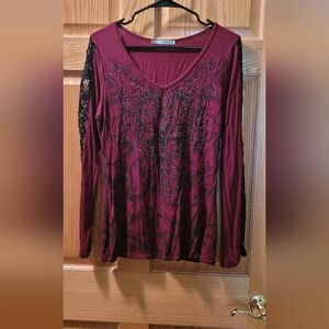 NWOT Maurices Burgundy Lace Detail WOMENS Blouse Shirt Top MEDIUM VNECK